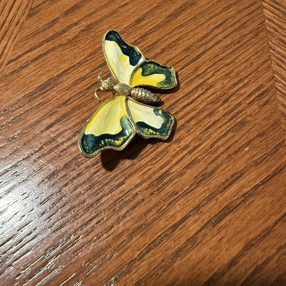 Vintage Yellow And Green Brass And Enamel Butterfly Pin Brooch - Picture 3 of 8
